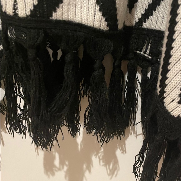 Chico's Black and White Geometric Cape - Picture 4 of 4